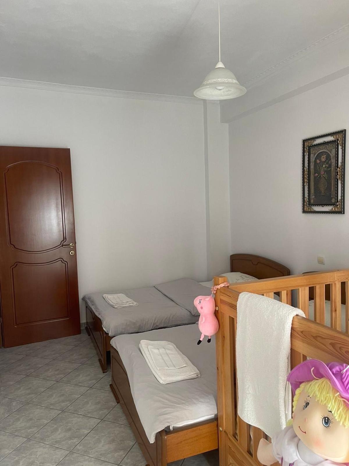 Bright Apartment, Spacious Near The Center Tríkala Exterior foto
